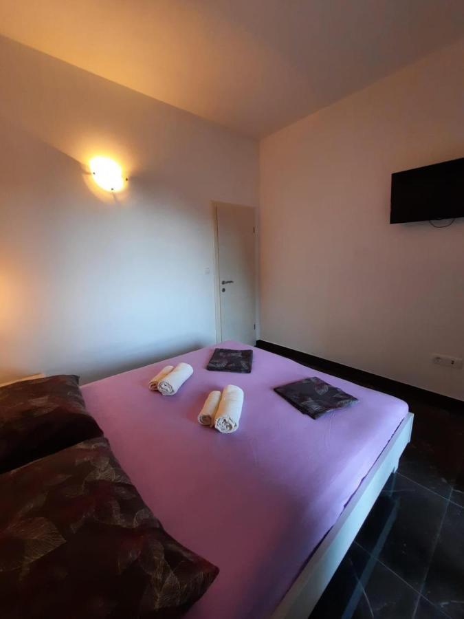 Apartments Pitarevic Saplunara Bagian luar foto