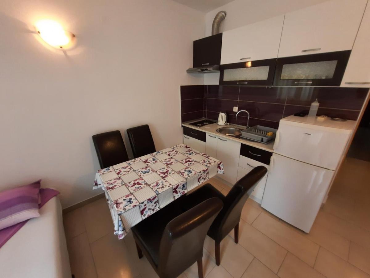 Apartments Pitarevic Saplunara Bagian luar foto