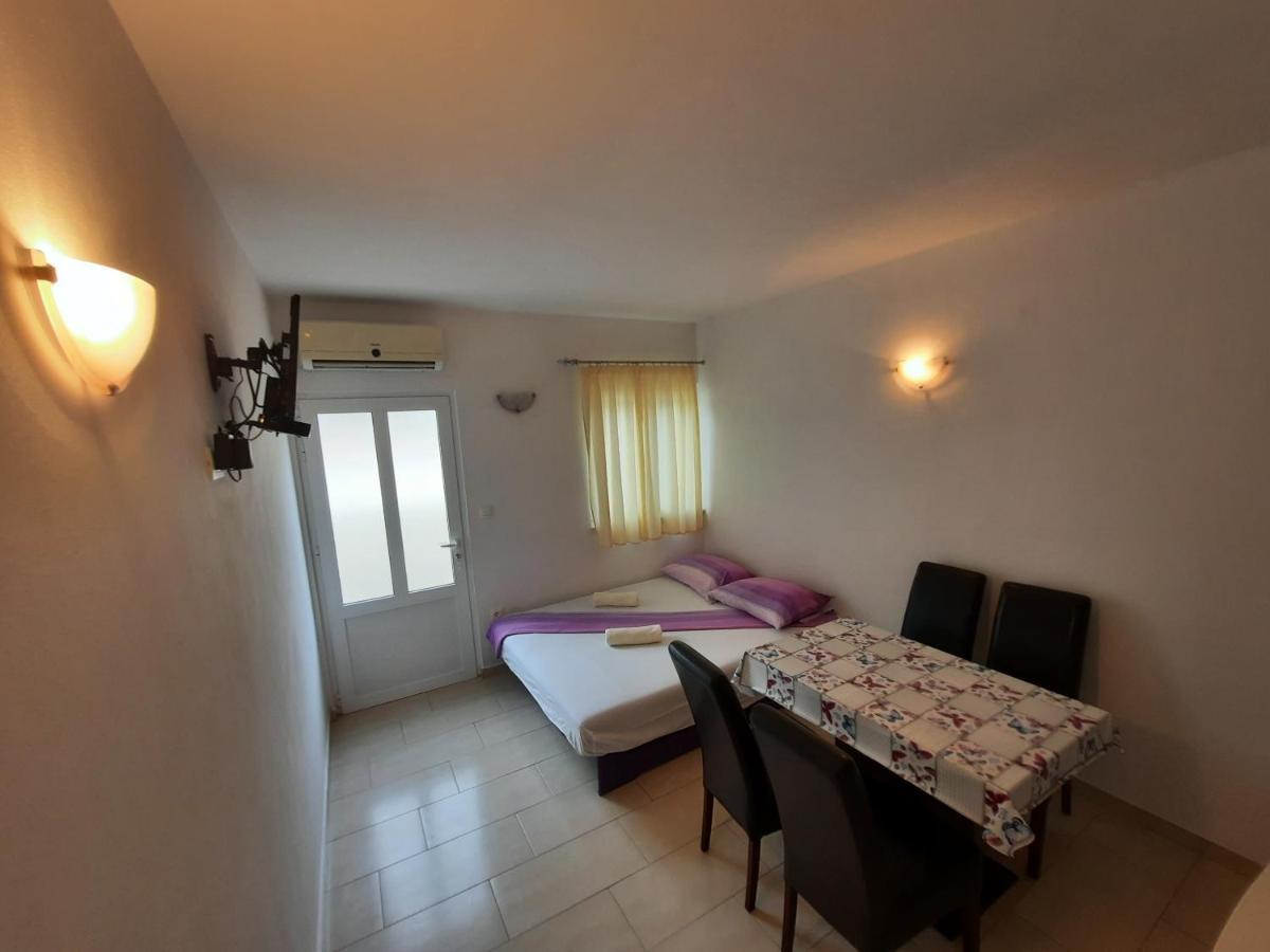 Apartments Pitarevic Saplunara Bagian luar foto