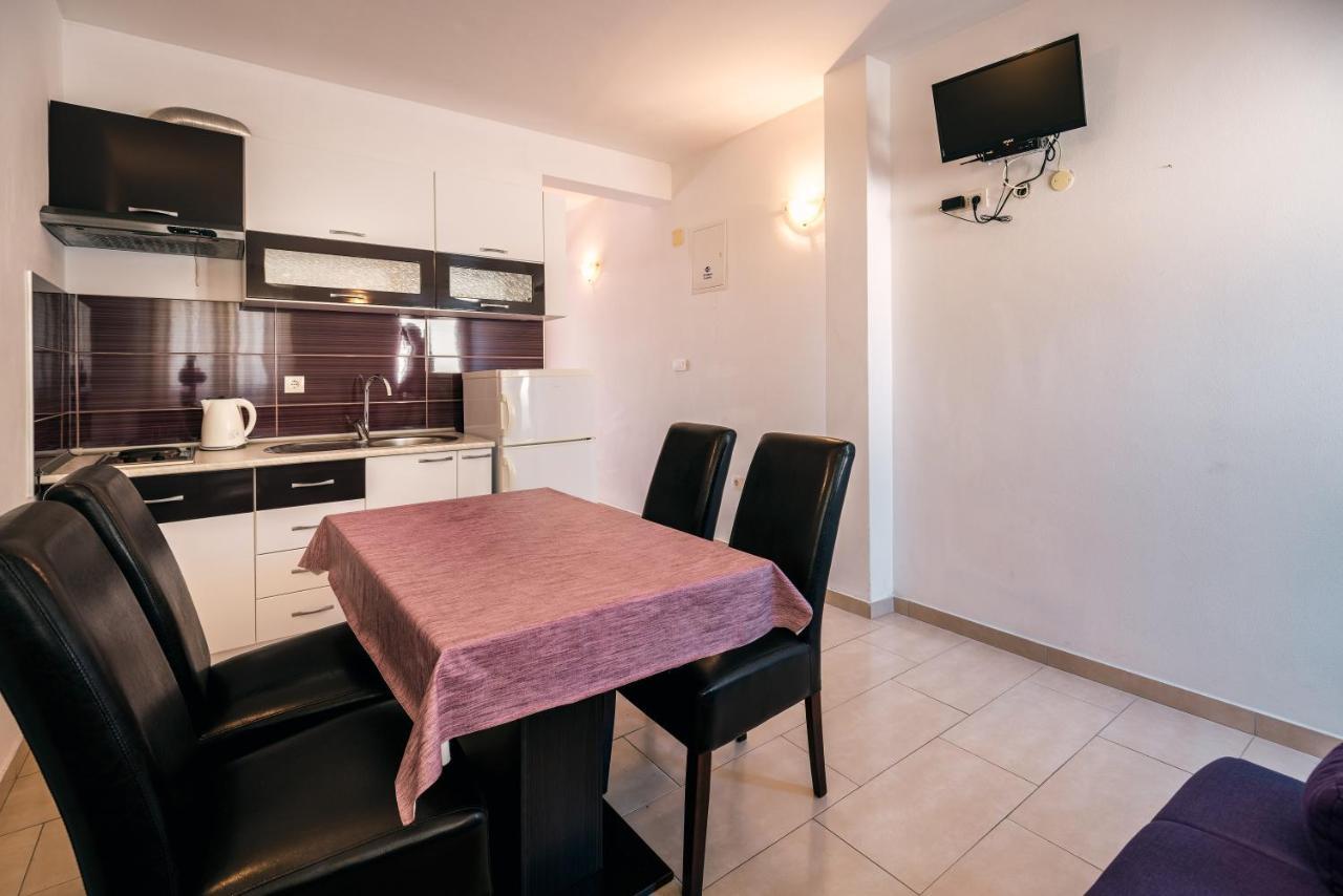 Apartments Pitarevic Saplunara Bagian luar foto